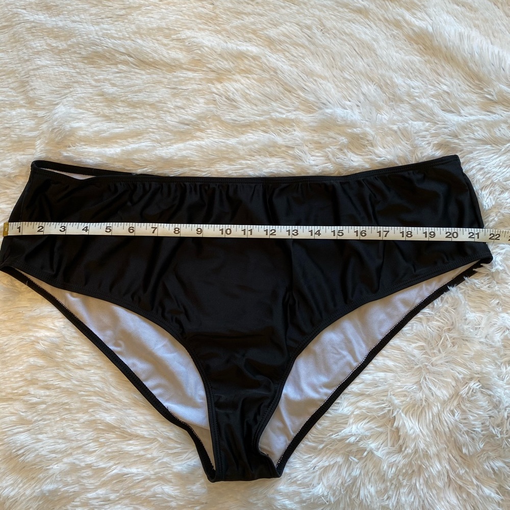 NWT Black swim bottoms